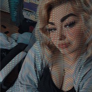 Meet your Posher, Abelina